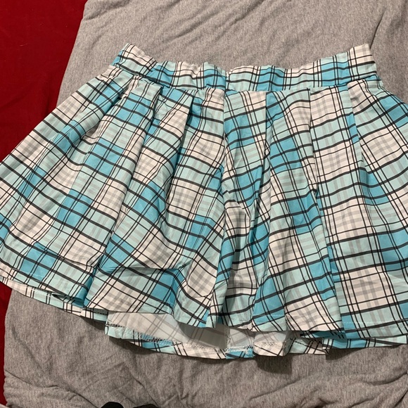 Skirt - Picture 2 of 3